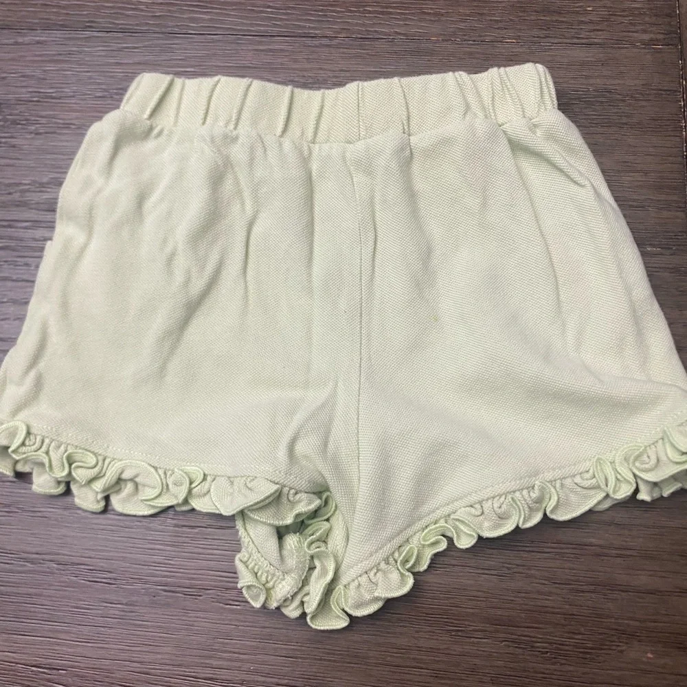 Max Studio kids girls size 2T top and bottom set shirt and shorts